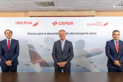 Cepsa y el Grupo Iberia sellan una ambiciosa alianza estratégica