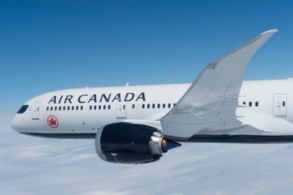 Air Canadá anuncia acuerdo para comprar a su competidor Air Transat