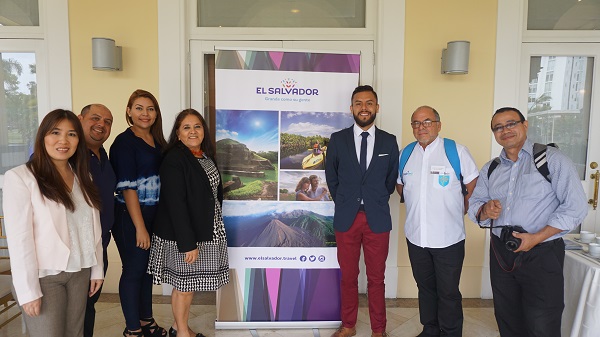 Presentación país en Lima: El Salvador