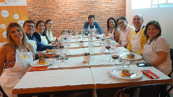 Onynetwork invitó a una clase de cocina chilena a delegación de USA