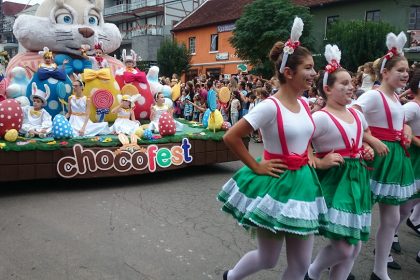 Primer desfile del 'Chocofest' en Nova Petrópolis, Brasil
