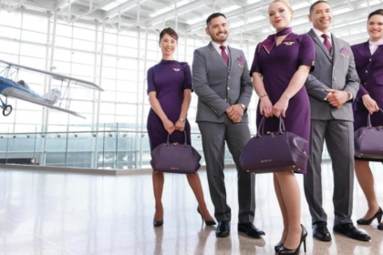 Auxiliares de vuelo denuncian que sus uniformes provocan enfermedades