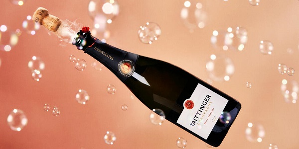 Brindis por 100 años: Delta se asocia con exclusivo champán Taittinger