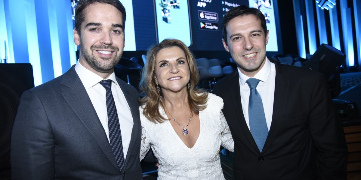 Apertura de FESTURIS reúne a autoridades y líderes en Gramado