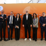 Brindis por 100 años: Delta se asocia con exclusivo champán Taittinger