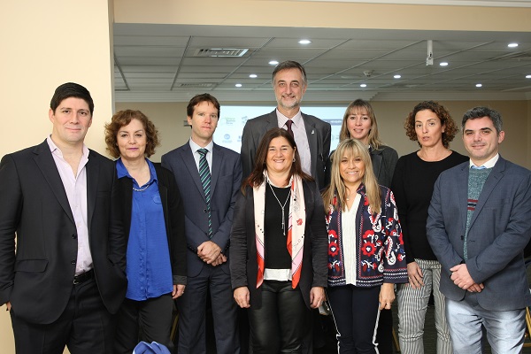 La provincia de Neuquen y la ciudad Mar del Plata buscan seducir a los chilenos