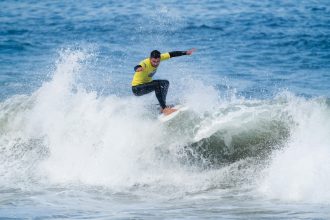 Tras dos años regresó la fiesta del surf a Reñaca en Chile