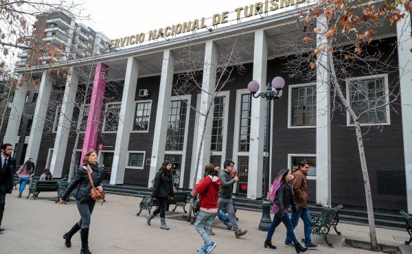 Sernatur anuncia nuevas directoras en las regiones de Tarapacá, Metropolitana y Magallanes