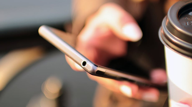 Varias apps de reserva de hoteles graban la pantalla del móvil para obtener datos bancarios