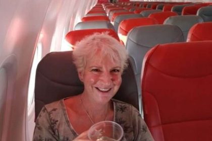 Mujer pagó 60 dólares por un pasaje de avión y termino volando completamente sola.