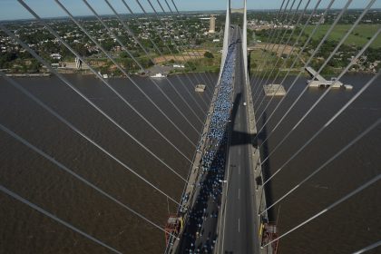 Cumple 10 años la Maratón del Puente Rosario Victoria en Argentina