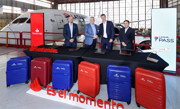 Chile: Banco Santander y LATAM Pass renuevan alianza del programa de lealtad