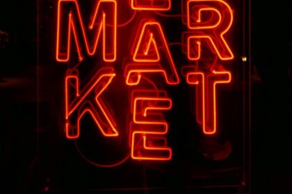 Fedetur y Hoteleros de Chile advierten que recorte de casi un 30% en promoción sería terrible para turismo