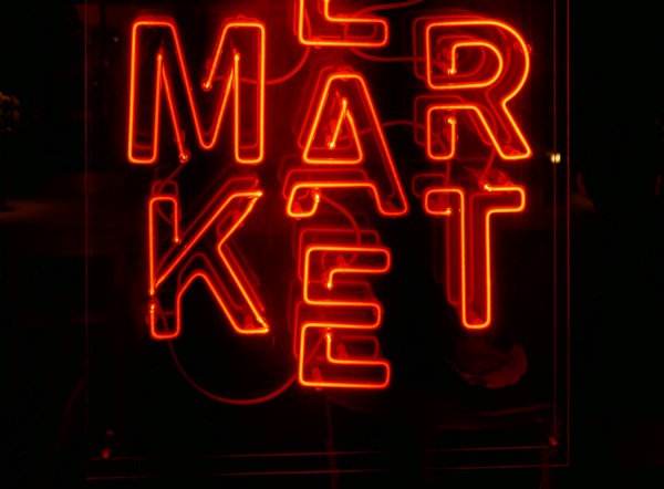 Fedetur y Hoteleros de Chile advierten que recorte de casi un 30% en promoción sería terrible para turismo