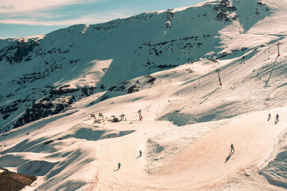 Chile: Radiografía a extranjeros en centros de montaña