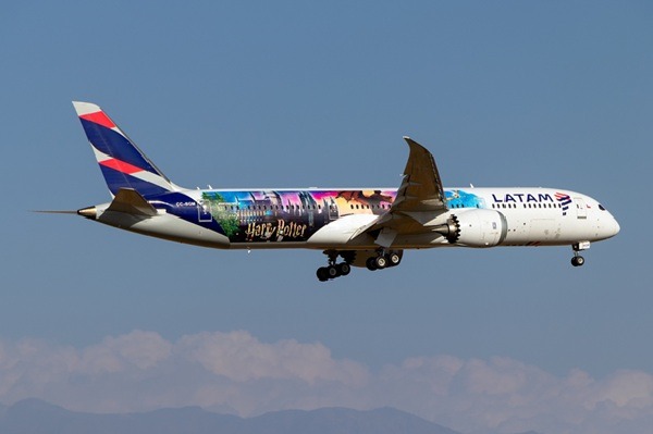 LATAM Airlines lanza el primer vuelo 100% temático de Harry Potter