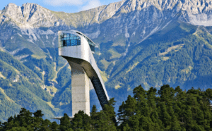 Arquitectura en las alturas: El trampolín que rediseñó el horizonte de Innsbruck